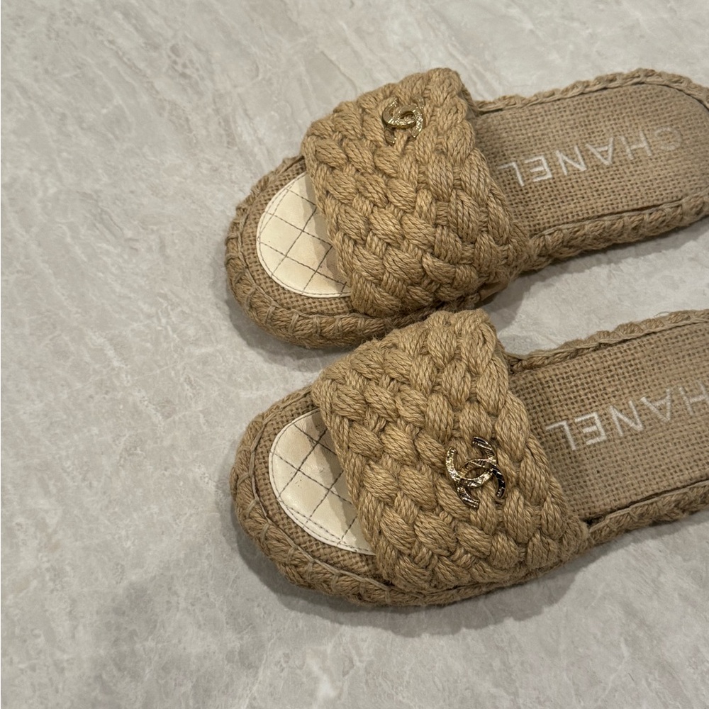 CHANEL Beige Braided Women's Sandals - Picture 4 of 14